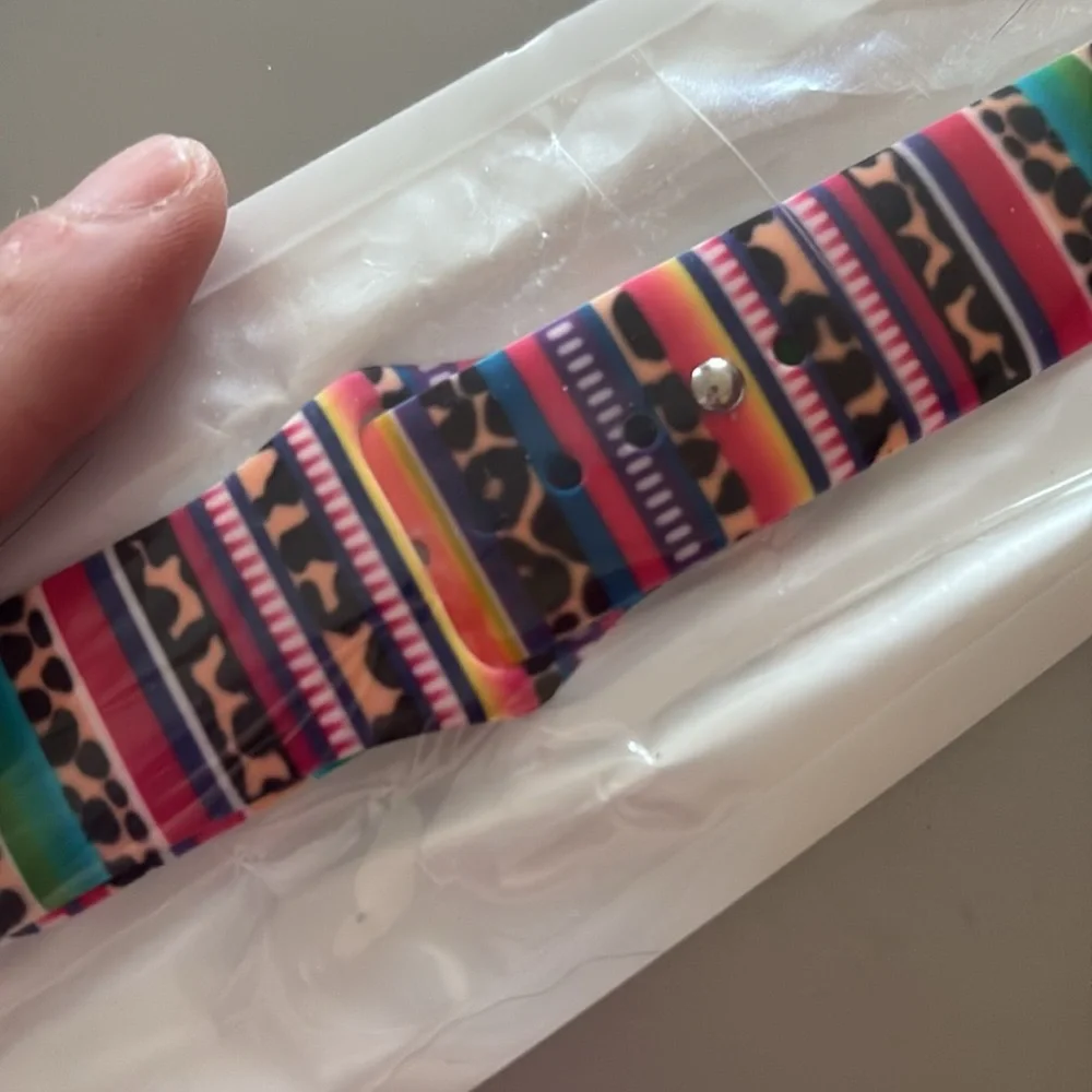 🆕 Silicone Multi-Color Leopard Print Apple Watch Band- Sz M/L 42/44